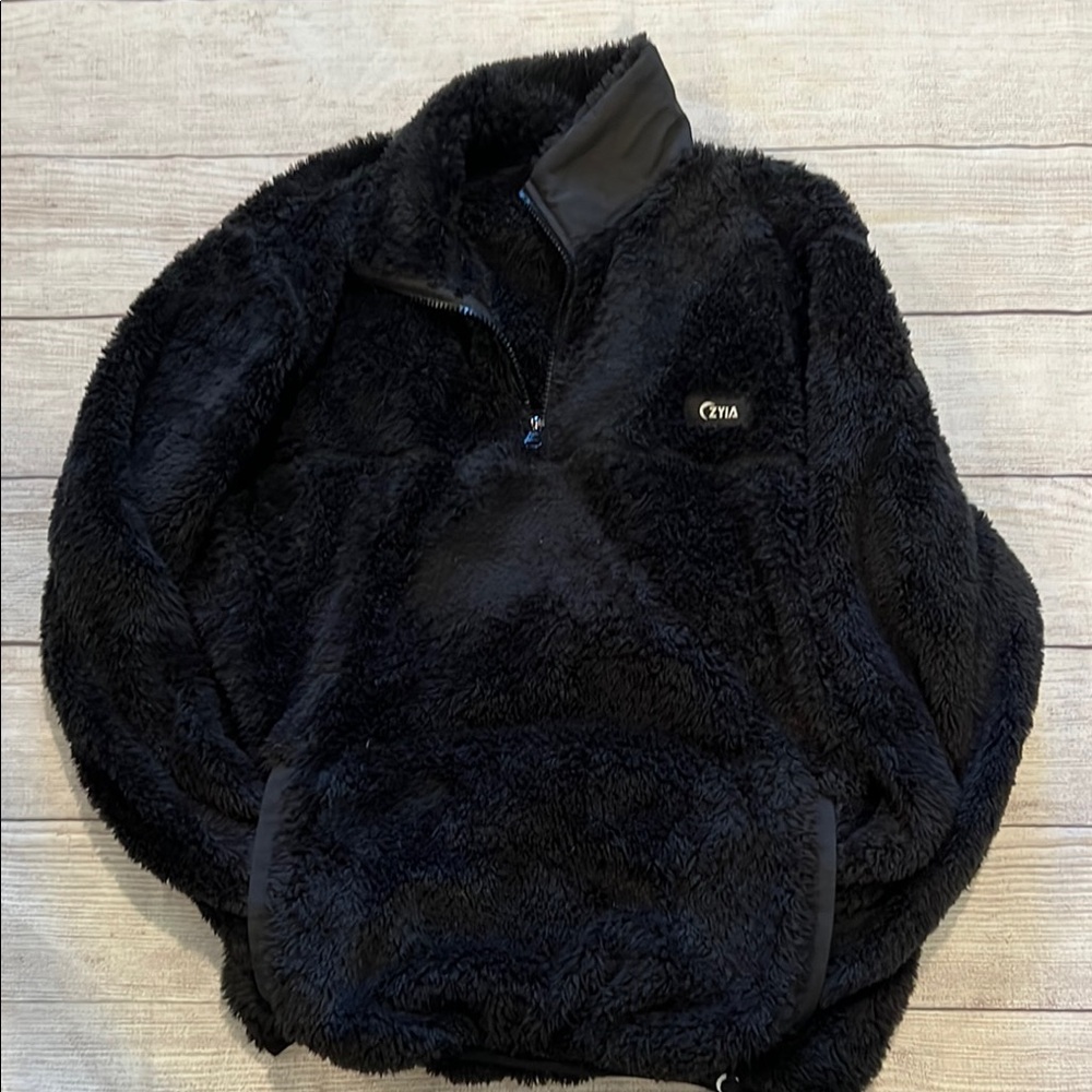 Zyia Black Fleece Pullover